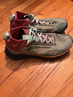 Nike Trail Running Shoes - Olive Green & Burgundy Accents